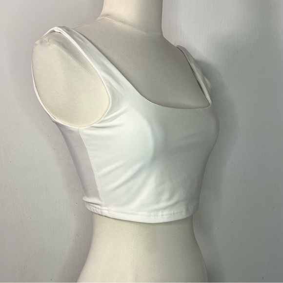 Crop top - Picture 2 of 6